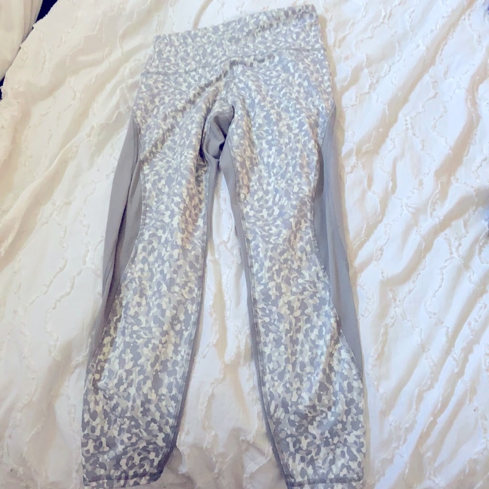 Athletic leggings